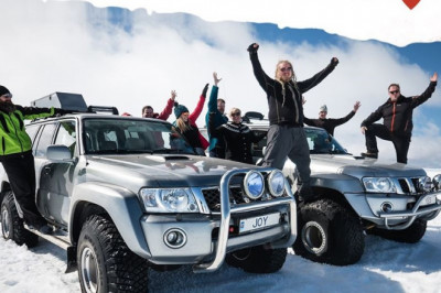 How Expert Tour Guides Make Your Private Tours in Iceland Stress-Free