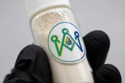 Using Solvent To Extract CBD