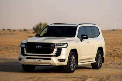 Monthly Car Rental Dubai: A Convenient and Cost-Effective Solution for Long-Term Mobility