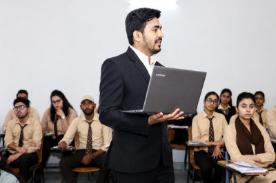 Top D Pharma College in Dhampur vs Top B Pharma College in Bijnor: Understanding Your Options