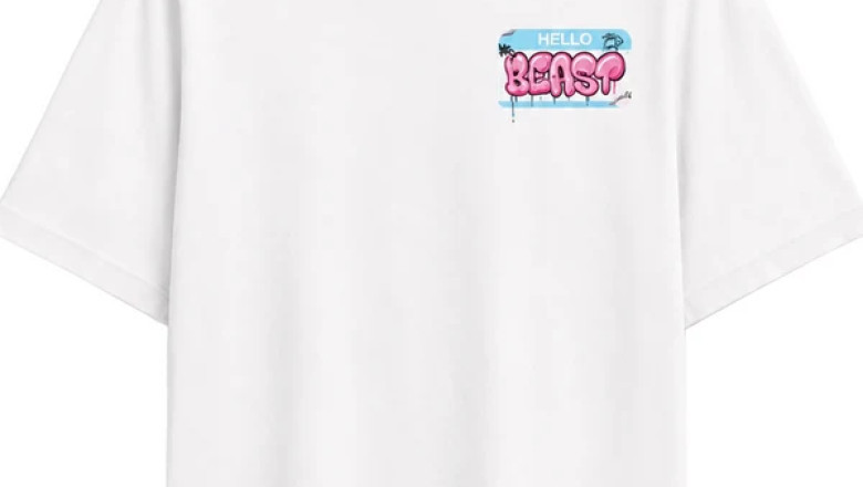 How to Style a White Graphic T-Shirt for a Trendy Streetwear Look